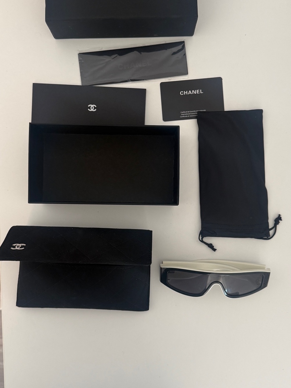 CHANEL woman's Black and White Sunglasses -6057